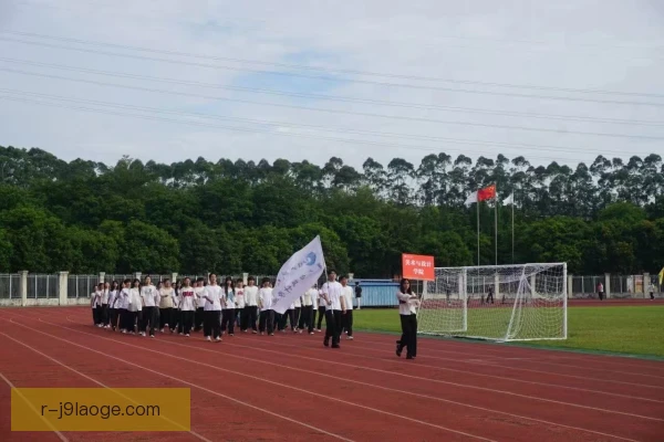 客场阵容学院比赛风格：强调传控快速转换